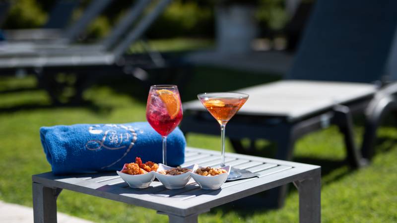 Ludwig-Boutique-Hotel-Bolsena-Details-Schwimmbad-Aperitif-CRI4659