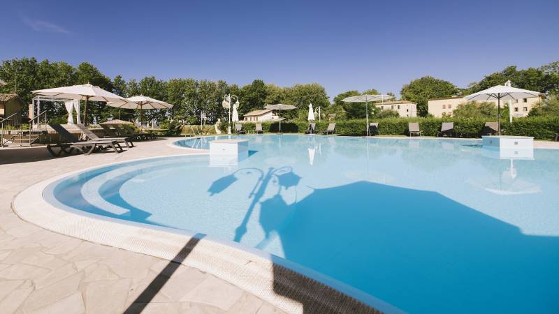 Ludwig-Boutique-Hotel-Bolsena-esterni-piscina-1-3