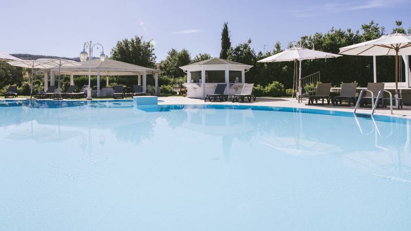 Ludwig-Boutique-Hotel-Bolsena-esterni-piscina-1-4