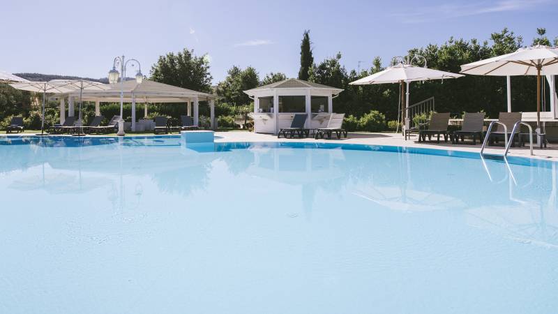 Ludwig-Boutique-Hotel-Bolsena-esterni-piscina-1-4