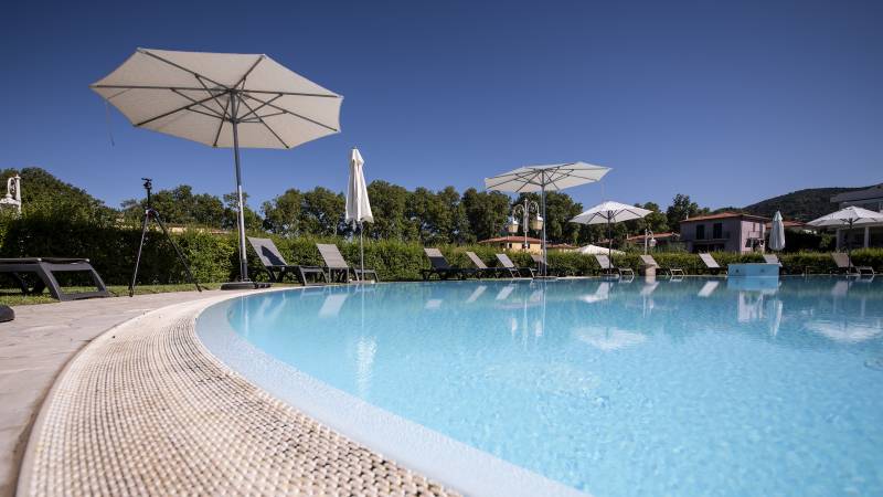 Ludwig-Boutique-Hotel-Bolsena-esterni-piscina-1-7